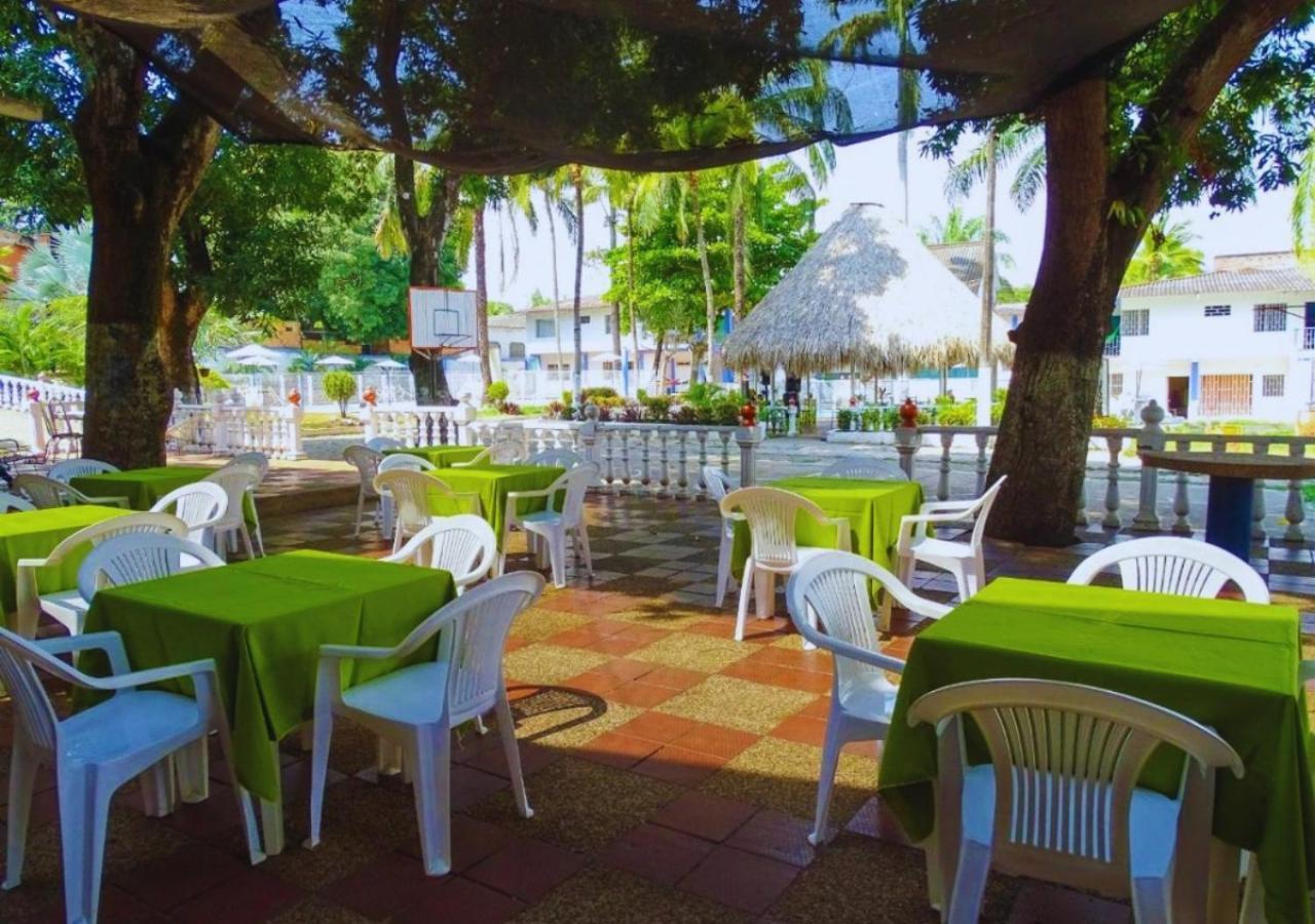 Hotel Villa De Rauzan Melgar Exterior photo
